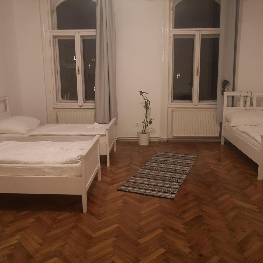 Klauzál Apartman Hostel Budapest Bagian luar foto