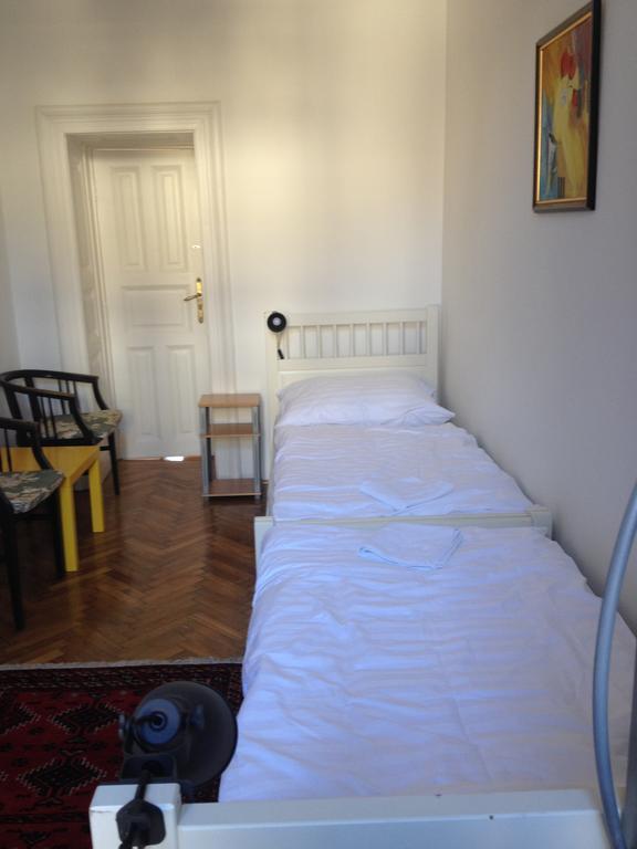 Klauzál Apartman Hostel Budapest Bagian luar foto